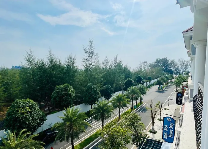 Hotel Amber View Beach Vinwonder Safari Vietnam